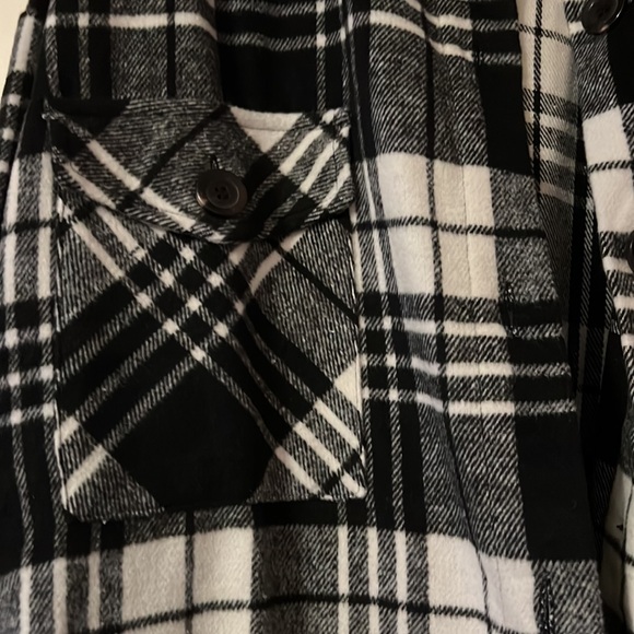 Shacket - Picture 4 of 4